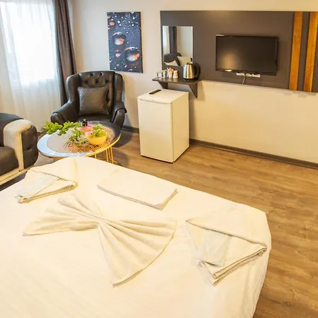 Liza Hotel